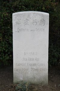 Les Baraques Military Cemetery Sangatte - Jen Lien Hsi, 